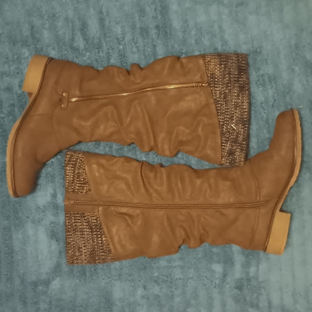 Mukluks size 9